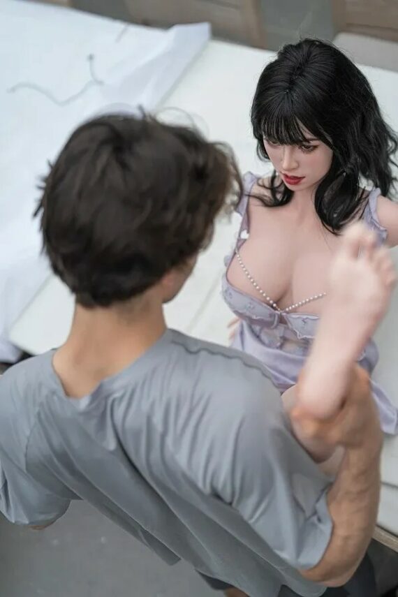 Dunn-Chinese-Best-Lifelike-Sex-Doll-171cm5ft7-11